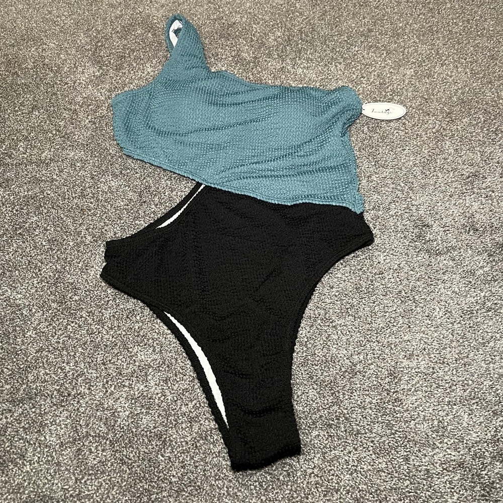Lnadaysโ bathing suit one piece size medium